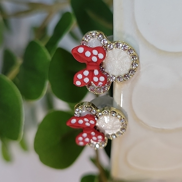 Minnie MicroCrystal Shimmer Stud Earrings, S925 - Picture 5 of 8